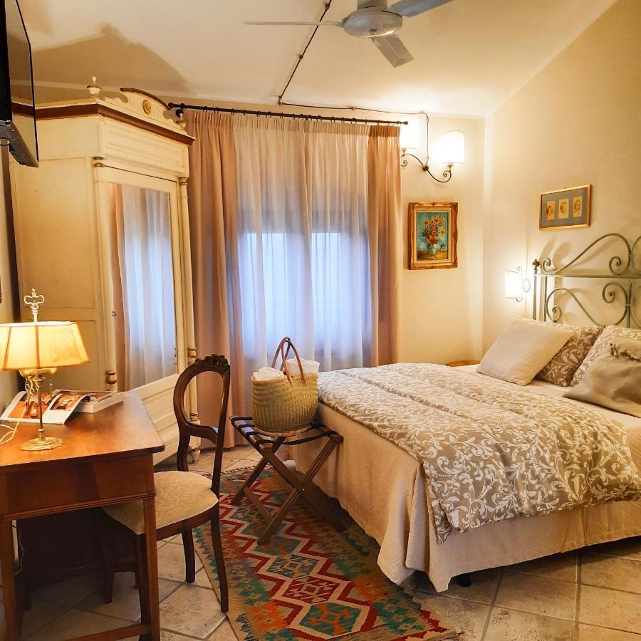Boutique Hotel Fox'S Inn 산기스티노발다르노 외부 사진
